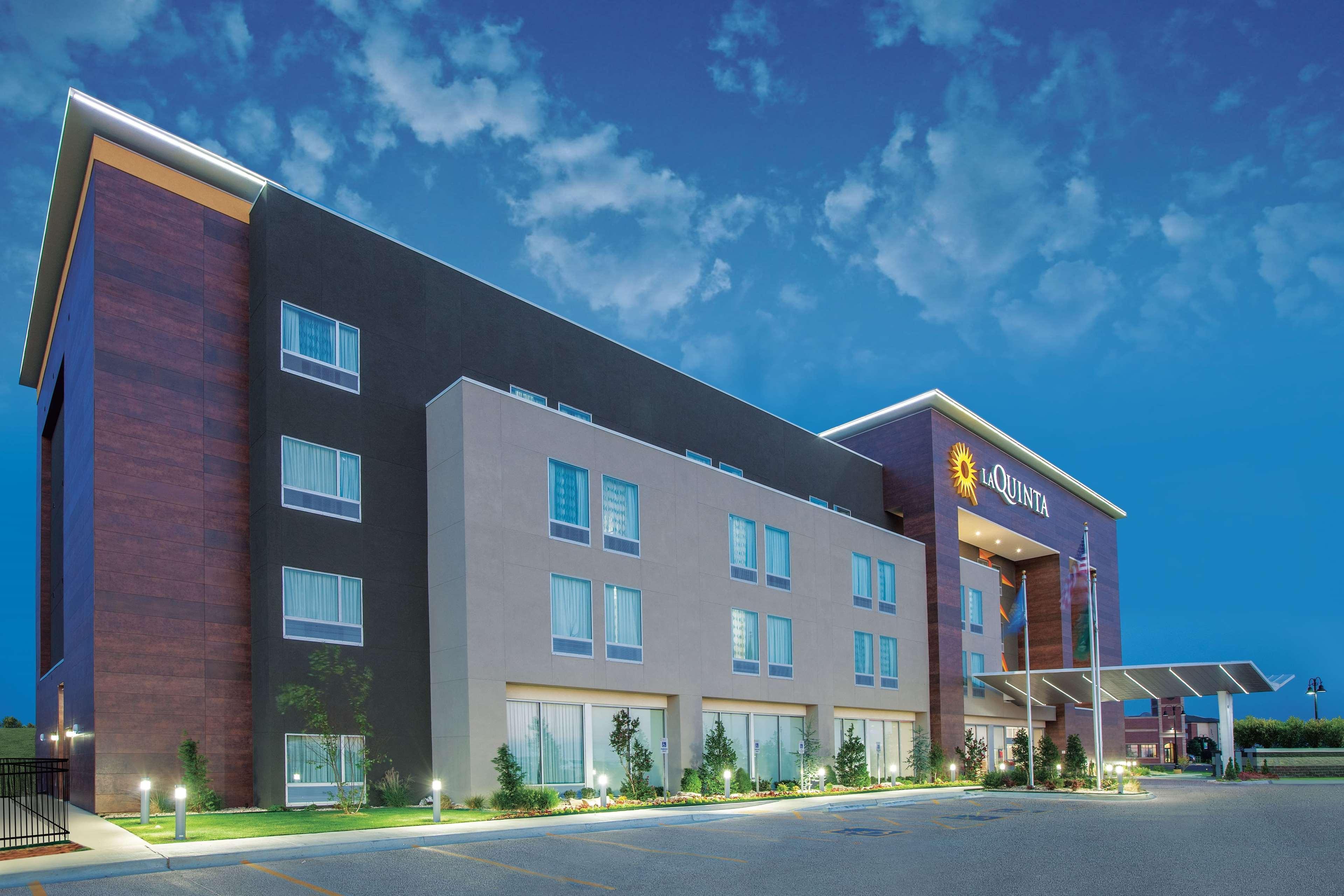 Hotel La Quinta By Wyndham Tulsa Broken Arrow Exterior foto